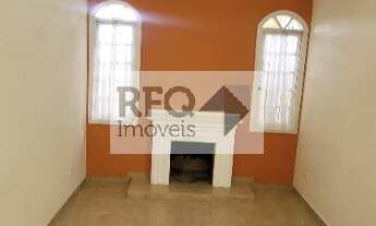 Imagem 7: Linda casa em Atibaia com um salão bem agradável e um jardim com muitas árvores frutíferas