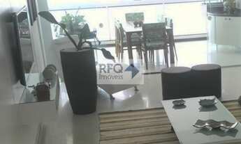 Imagem 4: Aproveite o melhor do Guarujá com esta incrível oportunidade! Um apartamento reformado e d