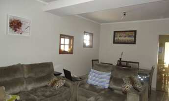 Imagem 3: 3 dormitórios, 1 suítes, 3 banheiro, 4 vagas na garagem, 295M² de Área Total