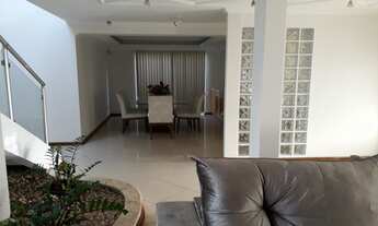 Imagem 2: 4 dormitórios, 2 suíte, 5 banheiro, 4 vagas na garagem