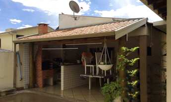 Imagem: 3 dormitórios, 1 suítes, 1 banheiros