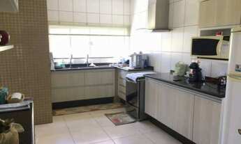 Imagem 6: 3 dormitórios, 3 suíte, 1 banheiros, 2 vagas na garagem