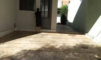 Imagem 2: 2 dormitórios, 1 banheiros, 2 vagas na garagem