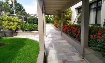 Imagem 2: 3 dormitórios, 1 suítes, 3 banheiro, 3 vagas na garagem, 257M² de Área Construída