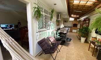 Imagem 2: VENDO CASA ISOLADA DE ESQUINA NA APARECIDA COM PISCINA