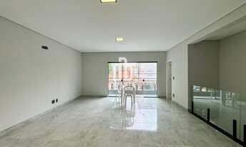 Imagem 7: Casa de Luxo à Venda em Santos-SP: 4 Quartos, 4 Suítes, 2 Salas, 7 Banheiros, 2 Vagas, 290