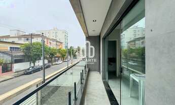 Imagem 2: Casa de Luxo à Venda em Santos-SP: 4 Quartos, 4 Suítes, 2 Salas, 7 Banheiros, 2 Vagas, 290