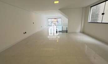 Imagem 5: Imperdível Casa à Venda em Santos-SP, Bairro Embaré: 3 Quartos, 3 Suítes, 2 Salas, 5 Banhe