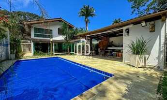 Imagem: Casa à venda, 4 dormitórios (3 suítes)