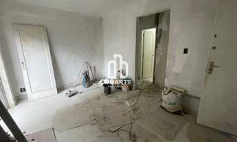 Imagem 2: Prédio de 3 andares à venda em Santos-SP, na Ponta da Praia: 2 quartos, 1 suíte, 1 sala, 2