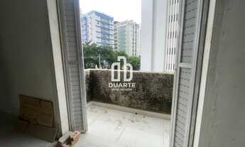 Imagem 3: Prédio de 3 andares à venda em Santos-SP, na Ponta da Praia: 2 quartos, 1 suíte, 1 sala, 2