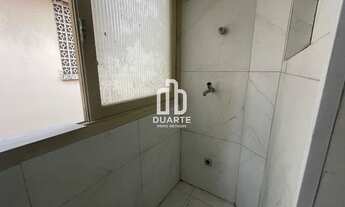 Imagem 7: Prédio de 3 andares à venda em Santos-SP, na Ponta da Praia: 2 quartos, 1 suíte, 1 sala, 2