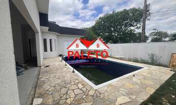 Imagem 2: Casa com 3 suítes, frente asfalto a venda no Condomínio Ninho Verde na cidade de Quadra