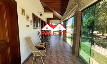 Imagem 4: Sobrado com 3 suítes e muitas árvores frutíferas a venda no Condomínio Ninho Verde I, próx