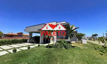 Imagem: Casa toda mobiliada, placas fotovoltaicas