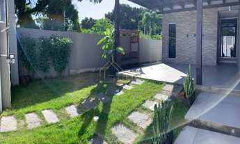 Imagem 1: Casa tipo duplex de 2 dormitórios com suíte e quintal na Praia dos Ingleses