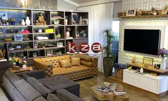 Imagem 6: Casa de Luxo em Condomínio - 4 quartos, 4 suítes, 2 salas, 5 banheiros, 4 vagas, 400m² em