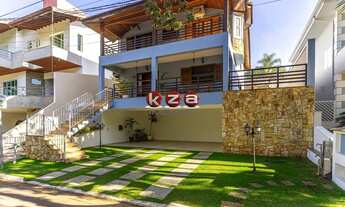 Imagem: Casa de Luxo com 5 Quartos e 6 Vagas no