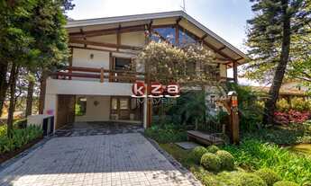 Imagem: Imponente mansão de luxo no Condomínio