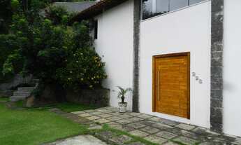 Imagem: Venda de Luxuosa Casa de Condomínio no