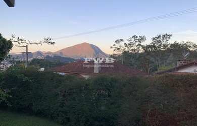 Imagem 2: VENDO BELA CASA DE CAMPO IÚCAS TERESÓPOLIS 320m²