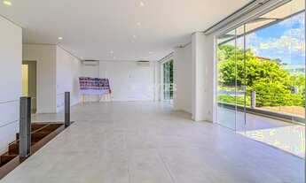 Imagem: DESLUMBRANTE CASA RECÉM-REFORMADA COM 4