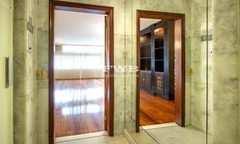 Imagem 4: APARTAMENTO RECÉM-REFORMADO 143 M² COM 3 QUARTOS, SENDO 1 SUITE COM BANHEIRA EM COPACABANA