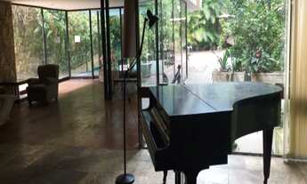 Imagem 5: CASA DE CELEBRIDADE COM QUADRA DE TENIS EM CONDOMINIO FECHADO NO ALTO GÁVEA