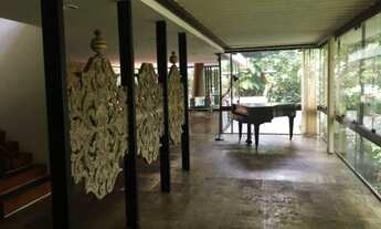 Imagem 6: CASA DE CELEBRIDADE COM QUADRA DE TENIS EM CONDOMINIO FECHADO NO ALTO GÁVEA