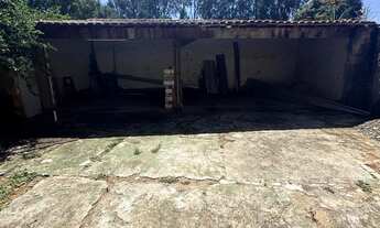 Imagem 4: CASDA A VENDA PARQUE ORTOLÂNDIA/COM CONSTRUÇÃO VELHA