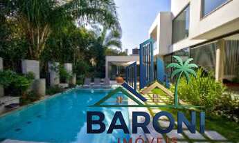 Imagem: Casa de Luxo à Venda em Condomínio na