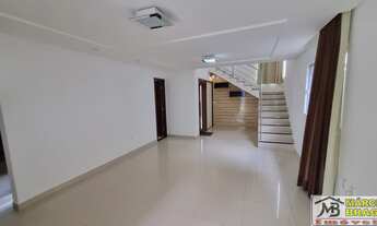 Imagem 4: Casa Duplex em Condomínio Fechado com Energia Solar