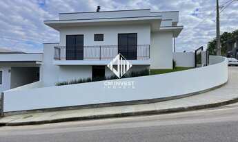 Imagem 2: Casa de Esquina com 3 Quartos, Suíte e Quintal - 104m² Construídos por R$749.999.90