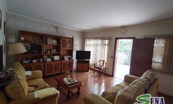 Imagem 4: Casa térrea ampla e com quintal e corredor lateral!