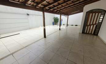 Imagem 2: Casa à venda no Bairro Santa Mônica com 4 quartos sendo 1 suíte