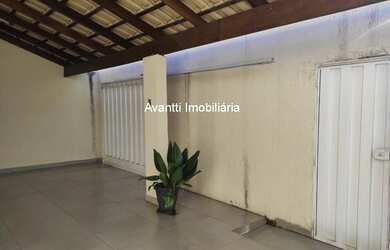Imagem 3: Casa á venda no Bairro Santa Mônica com 3 quartos sendo 1 suíte com armários