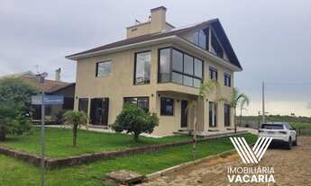 Imagem: 5 dormitórios, 1 suítes, 4 banheiro