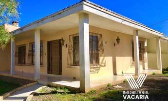 Imagem: 3 dormitórios, 2 banheiro, 3 vagas na garagem