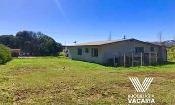 Imagem 4: 2 dormitórios, 1 banheiros, 2 vagas na garagem