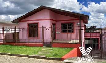 Imagem: 4 dormitórios, 2 banheiro, 2 vagas na garagem