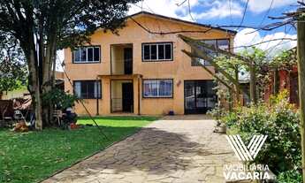 Imagem: 6 dormitórios, 2 banheiro, 2 vagas na garagem