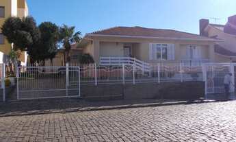 Imagem: 6 dormitórios, 1 suítes, 5 banheiro, 3