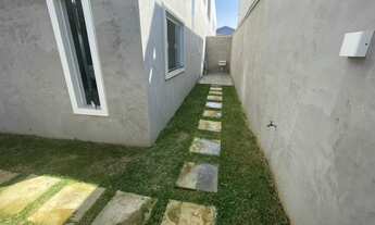 Imagem 3: Sobrado com piscina em frente ao mar