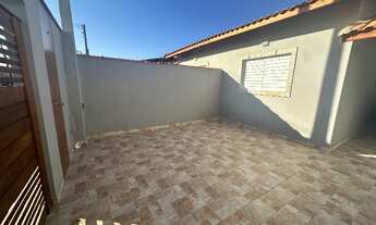 Imagem 2: Casa Nova com Piscina - 2 Dorm / sendo um suíte