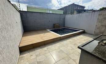 Imagem: Casa Nova com Piscina Lado Praia