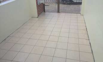 Imagem: 3 dormitórios, 2 banheiro, 1 vaga na garagem