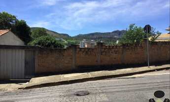 Imagem 2: Excelente oportunidade para Investidor/Construtor! Lote de 650,00m², em declive, no bairr