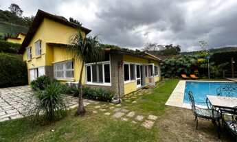 Imagem: Linda casa à venda em Petrópolis-RJ bairro