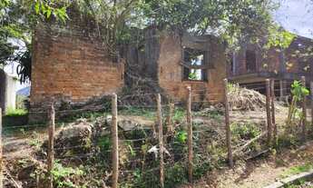 Imagem 3: Terreno à venda em Petrópolis-RJ, na Castelanea, com 927,96m² de área! Venha conferir!