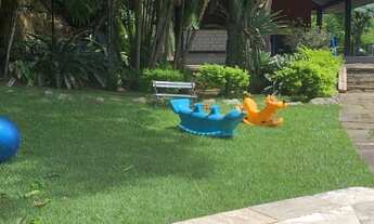 Imagem 4: Luxuosa mansão de 4 suítes em Corrêas, Petrópolis-RJ, com 3 salas, 8 vagas de garagem e 45